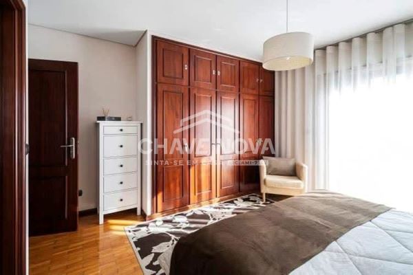 Moradia Isolada V4 c/ Garagem Box em Vilar de Andorinho