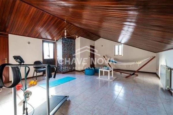 Moradia Isolada V4 c/ Garagem Box em Vilar de Andorinho
