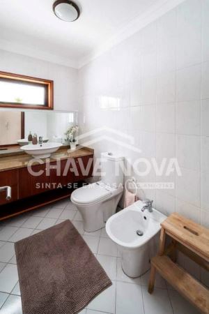 Moradia Isolada V4 c/ Garagem Box em Vilar de Andorinho