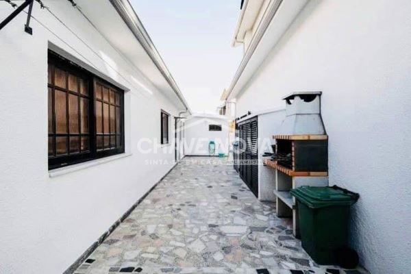 Moradia Isolada V4 c/ Garagem Box em Vilar de Andorinho