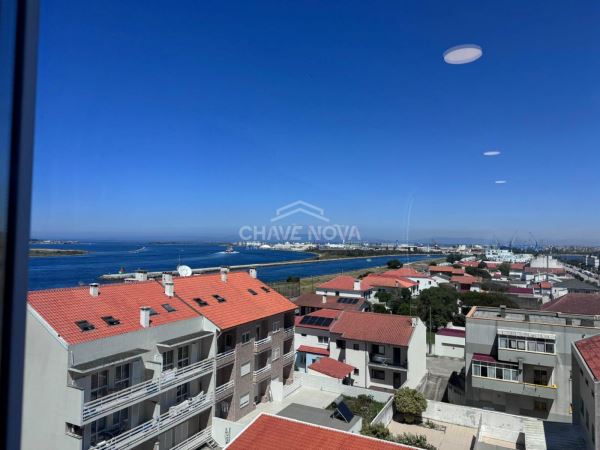 Apartamento T3 à Venda na Praia da Barra | 375 000€