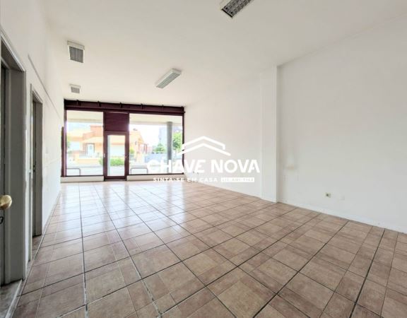 Loja para venda em Lourosa, Santa Maria da Feira 