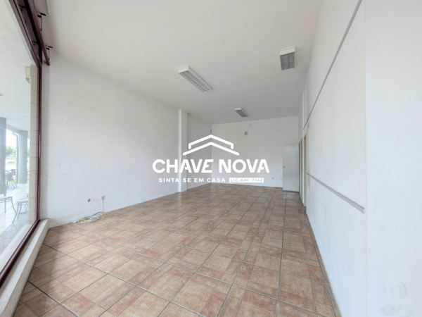 Loja para venda em Lourosa, Santa Maria da Feira 