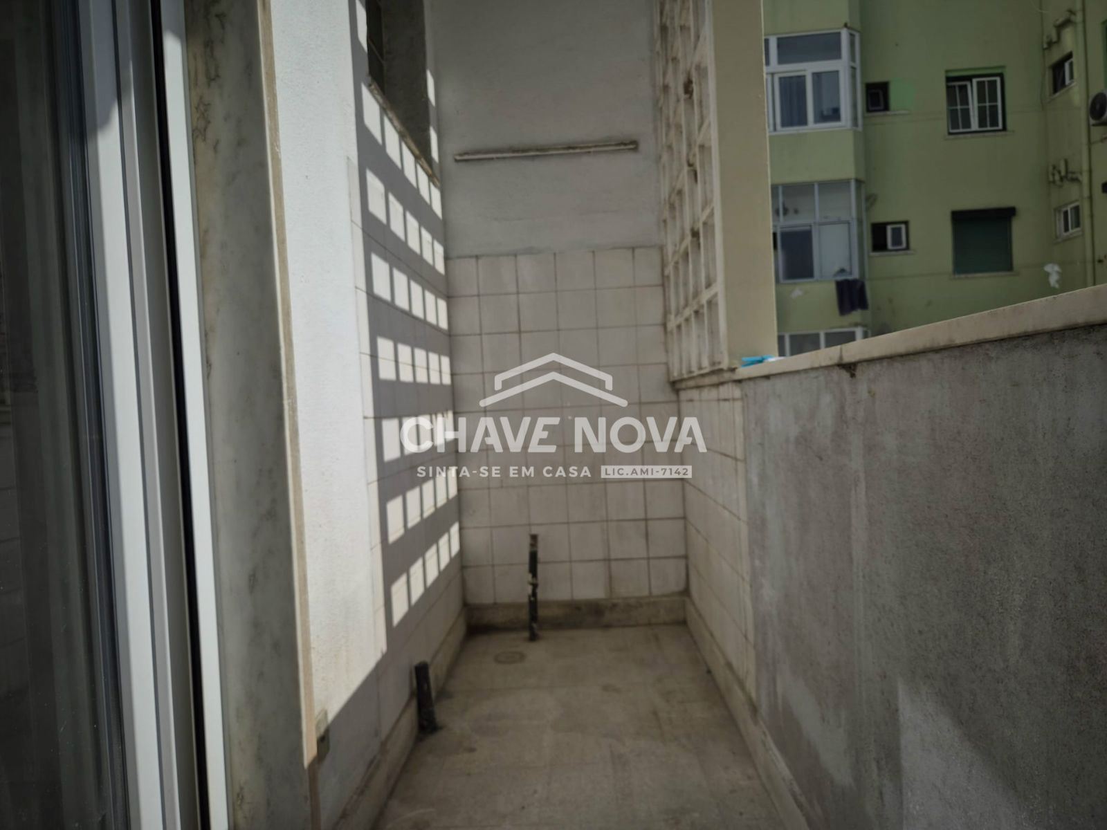 Apartamento T2 na Avenida Almirante Reis em Anjos.
