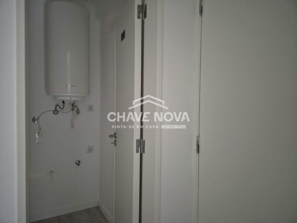 Apartamento T2 na Avenida Almirante Reis em Anjos.