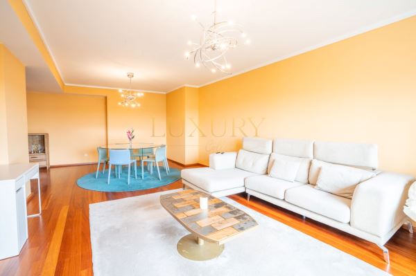 Apartamento T3, 6º Piso - Edificio Porto Magnum - Boavista 