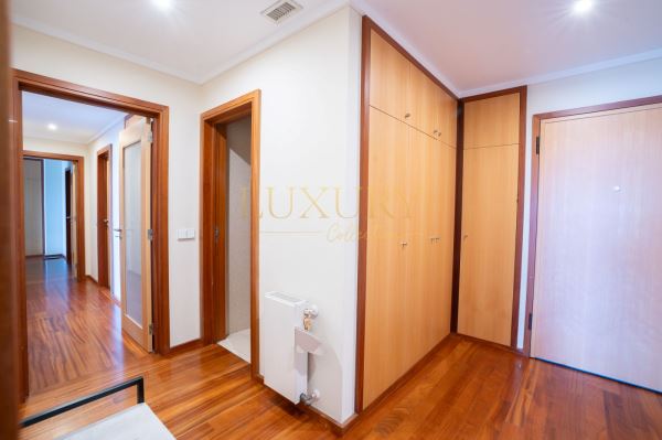 Apartamento T3, 6º Piso - Edificio Porto Magnum - Boavista 