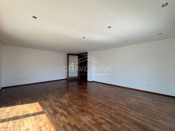 Apartamento T3 Praça das Flores - Bonfim - Porto