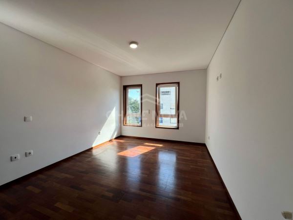 Apartamento T3 Praça das Flores - Bonfim - Porto