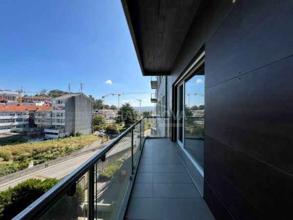 Apartamento T2 Praça das Flores - Bonfim - Porto
