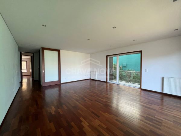 Apartamento T2 Praça das Flores - Bonfim - Porto