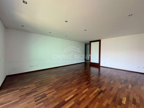 Apartamento T2 Praça das Flores - Bonfim - Porto