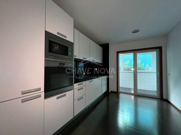 Apartamento T2 Praça das Flores - Bonfim - Porto