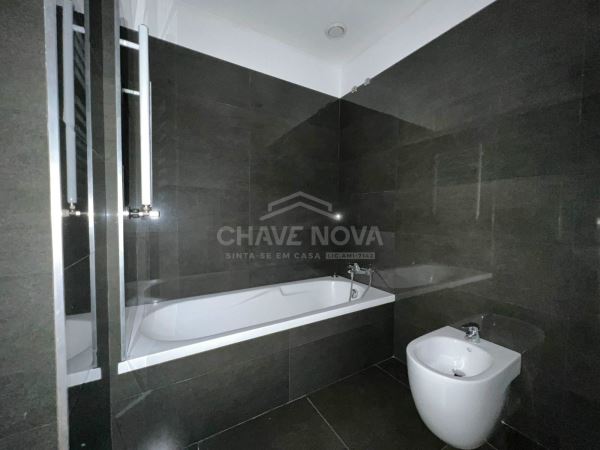 Apartamento T2 Praça das Flores - Bonfim - Porto