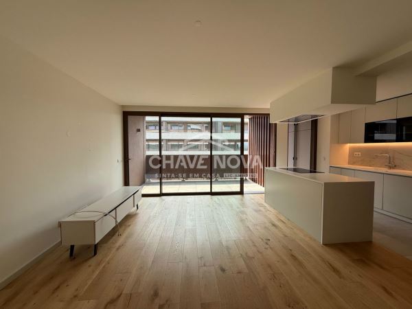 Apartamento T3 Como Novo c/ Lugar de Garagem para 2 viaturas em Oliveira do Douro