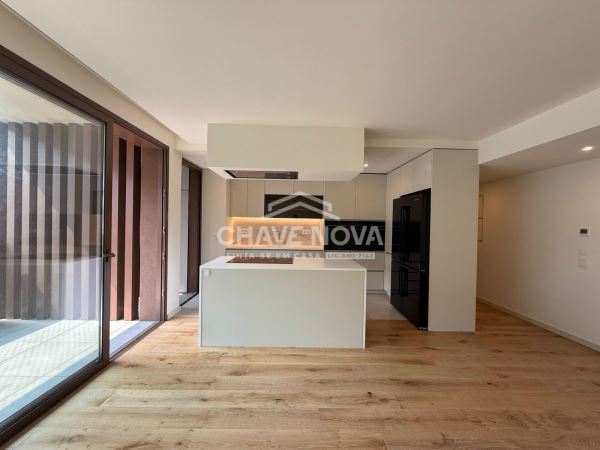 Apartamento T3 Como Novo c/ Lugar de Garagem para 2 viaturas em Oliveira do Douro