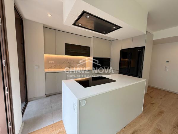Apartamento T3 Como Novo c/ Lugar de Garagem para 2 viaturas em Oliveira do Douro