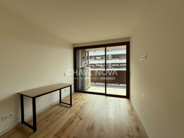 Apartamento T3 Como Novo c/ Lugar de Garagem para 2 viaturas em Oliveira do Douro