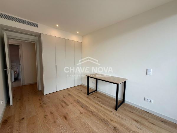 Apartamento T3 Como Novo c/ Lugar de Garagem para 2 viaturas em Oliveira do Douro