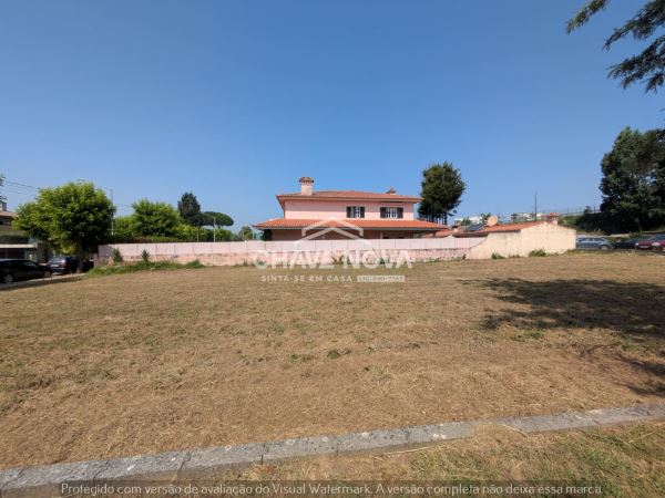 Land for sale in Santa Maria da Feira, Portugal — €225,000