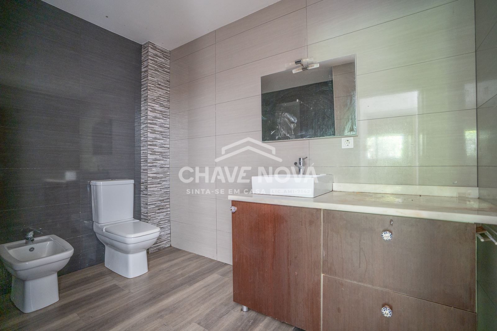 Apartamento T2 Varandas e Garagem Box – Águas Santas