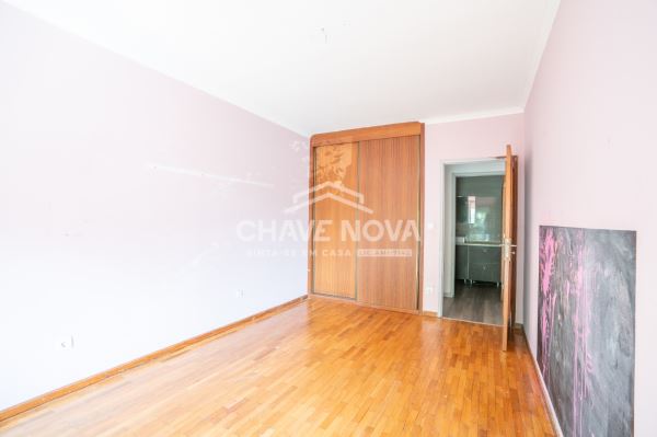 Apartamento T2 Varandas e Garagem Box – Águas Santas
