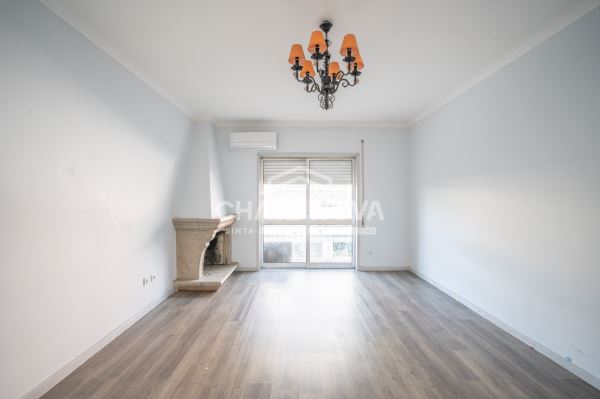 Apartamento T2 Varandas e Garagem Box – Águas Santas
