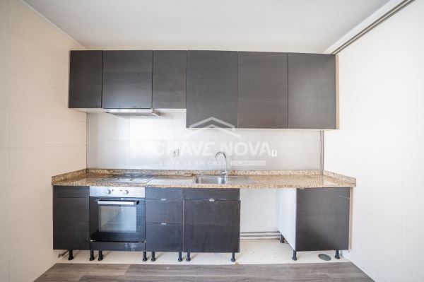 Apartamento T2 Varandas e Garagem Box – Águas Santas