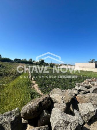 Terreno com 3 Frentes | 460m² | Madalena – Próximo à Praia