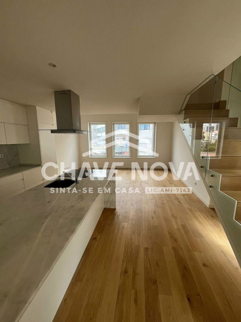 T2 Duplex Novo - Ideal para Habitação ou Alojamento Local no Coração do Porto