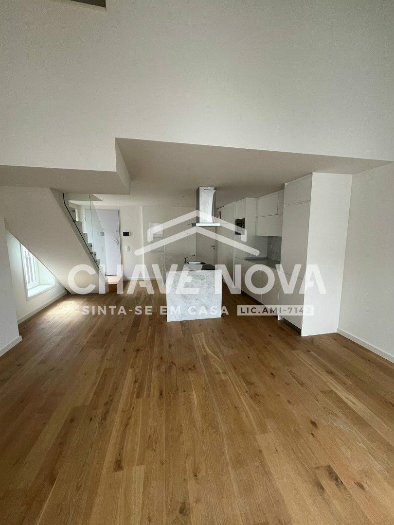 T2 Duplex Novo - Ideal para Habitação ou Alojamento Local no Coração do Porto