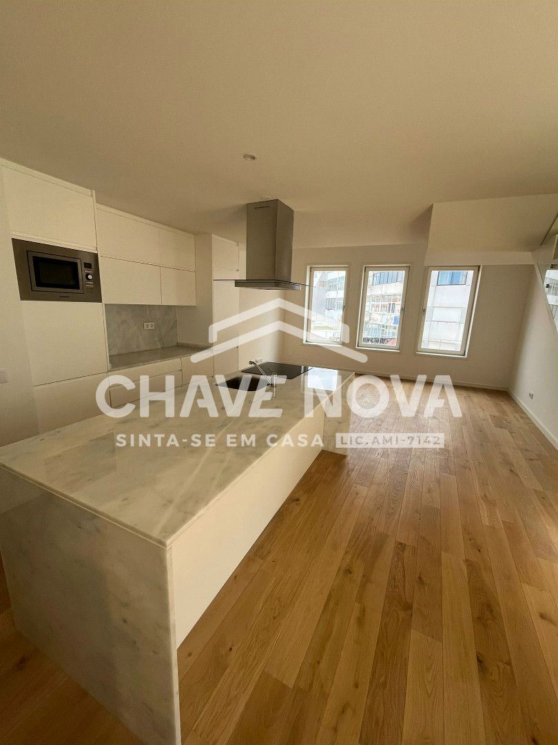 T2 Duplex Novo - Ideal para Habitação ou Alojamento Local no Coração do Porto