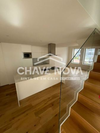 T2 Duplex Novo - Ideal para Habitação ou Alojamento Local no Coração do Porto