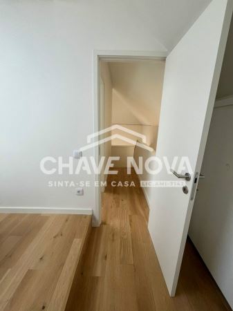 T2 Duplex Novo - Ideal para Habitação ou Alojamento Local no Coração do Porto