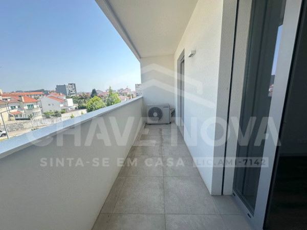  Apartamento T2 Novo – 107 m² –com terraço de cerca de 30m2-Centro de VNG-pronto habitar 