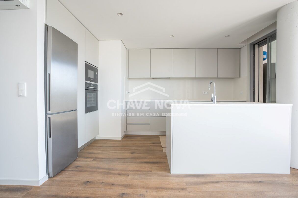 Apartamento T2 novo 4º piso, pronto a habitar 