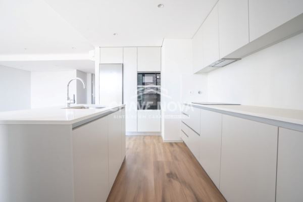 Apartamento T2 novo 4º piso, pronto a habitar 