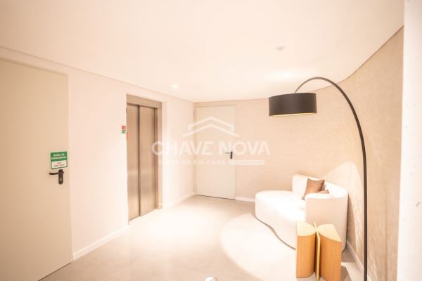 Apartamento T2 novo 4º piso, pronto a habitar 