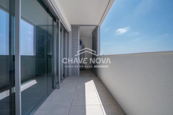 Apartamento T2 Novo – 107 m², 5º e ultimo piso, duas varandas. Centro de Vila Nova de Gaia