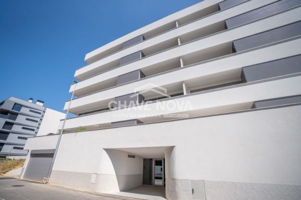 Apartamento T2 Novo – 107 m², 5º e ultimo piso, duas varandas. Centro de Vila Nova de Gaia