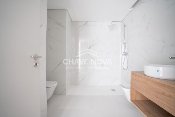Apartamento T2 Novo – 107 m², 5º e ultimo piso, duas varandas. Centro de Vila Nova de Gaia