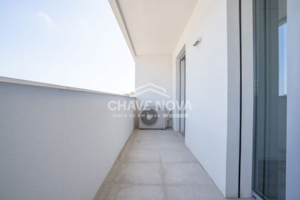 Apartamento T2 Novo – 107 m², 5º e ultimo piso, duas varandas. Centro de Vila Nova de Gaia
