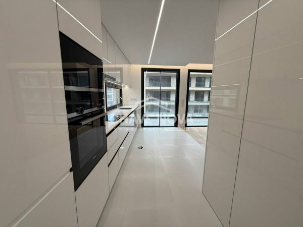 Apartamento T2 Como Novo c/ Lugar de Garagem Duplo na Madalena (Arrendado)