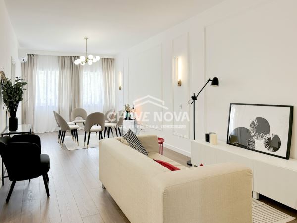 Apartamento T2 remodelado em Lisboa