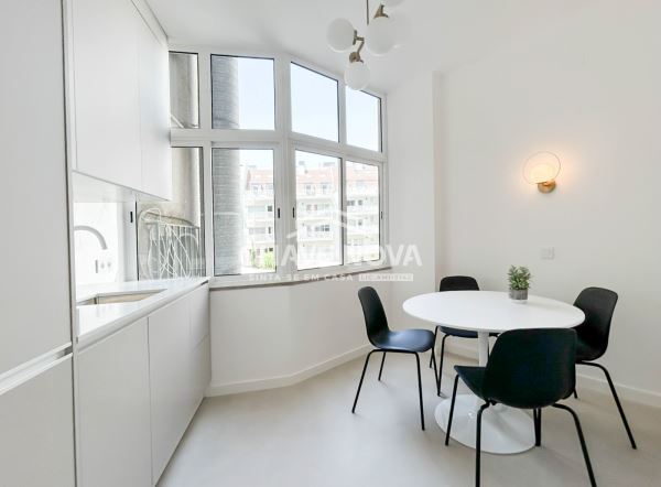 Apartamento T2 remodelado em Lisboa