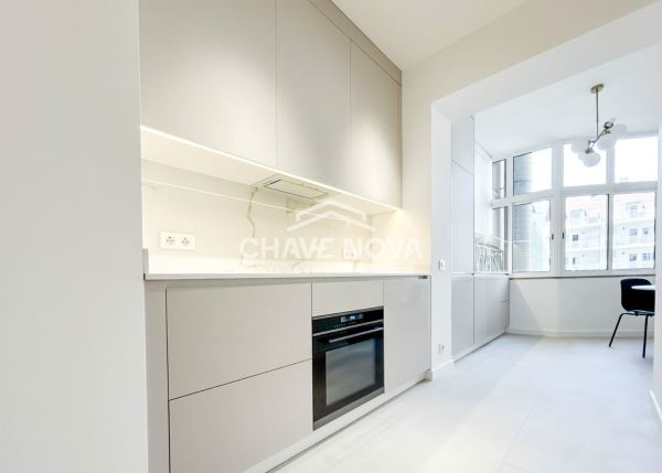 Apartamento T2 remodelado em Lisboa