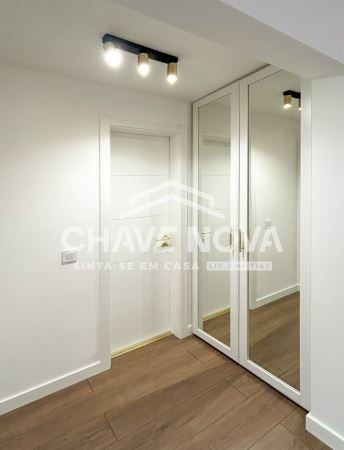 Apartamento T2 remodelado em Lisboa