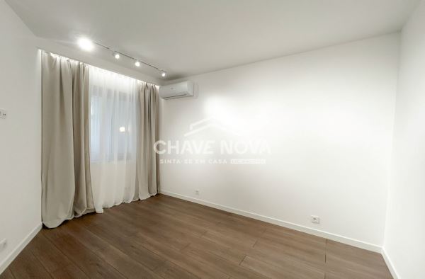 Apartamento T2 remodelado em Lisboa
