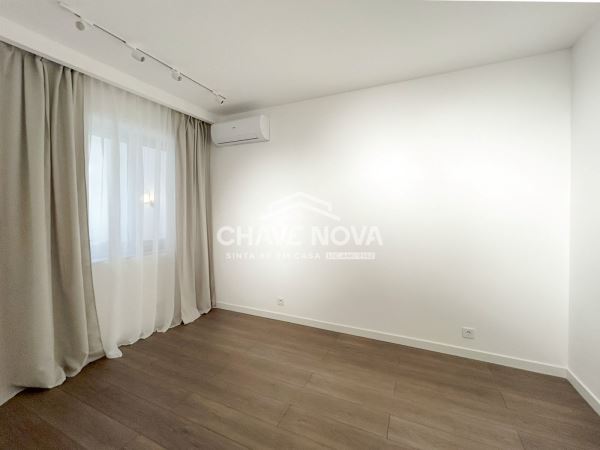 Apartamento T2 remodelado em Lisboa