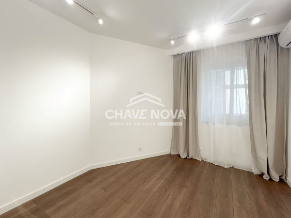 Apartamento T2 remodelado em Lisboa